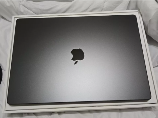 MacBook Pro 16" M3 Max, 128GB RAM, 2TB SSD, 16-Core CPU, 40-Core GPU, Black. - Image 6