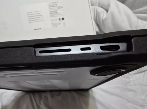 MacBook Pro 16" M3 Max, 128GB RAM, 2TB SSD, 16-Core CPU, 40-Core GPU, Black. - Image 3
